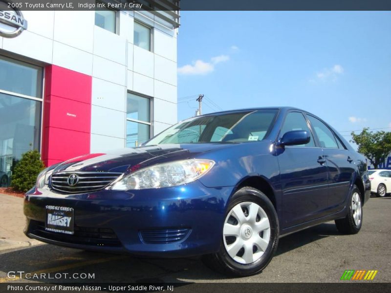 Indigo Ink Pearl / Gray 2005 Toyota Camry LE