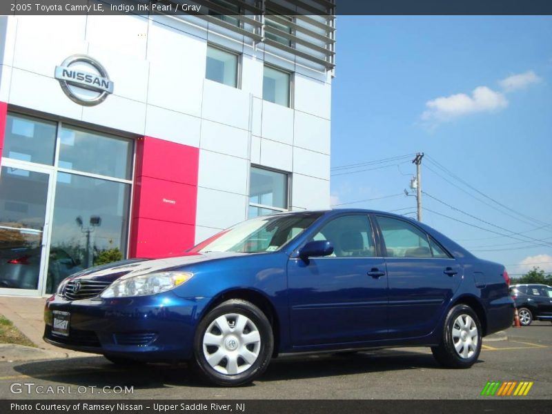 Indigo Ink Pearl / Gray 2005 Toyota Camry LE