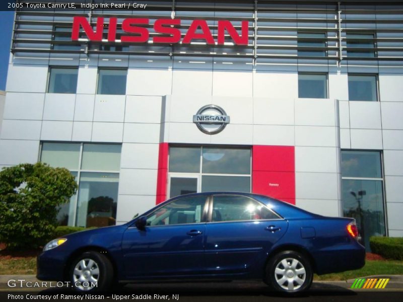 Indigo Ink Pearl / Gray 2005 Toyota Camry LE