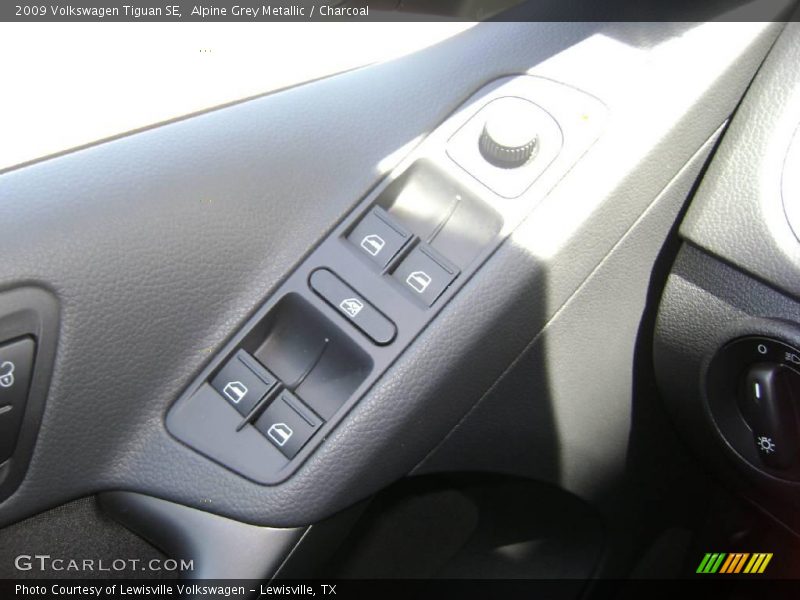 Alpine Grey Metallic / Charcoal 2009 Volkswagen Tiguan SE