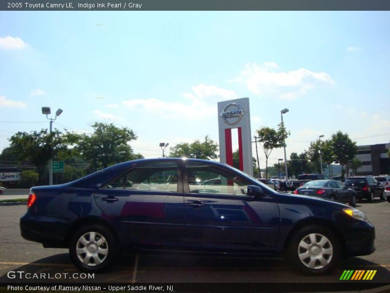 Indigo Ink Pearl / Gray 2005 Toyota Camry LE