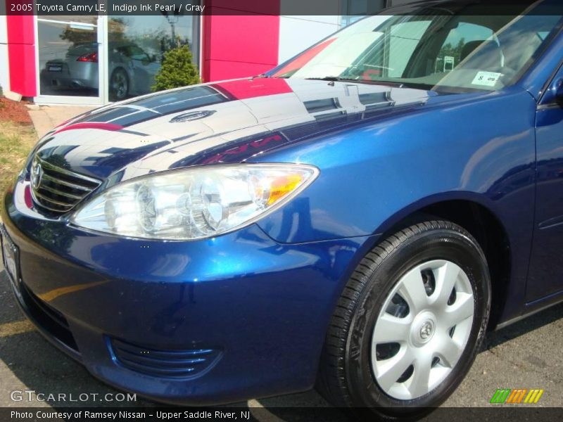 Indigo Ink Pearl / Gray 2005 Toyota Camry LE