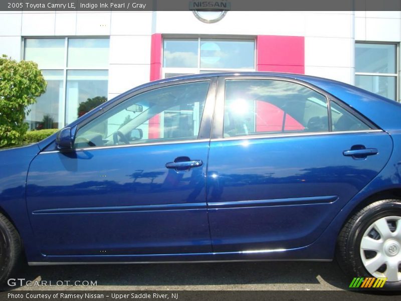 Indigo Ink Pearl / Gray 2005 Toyota Camry LE
