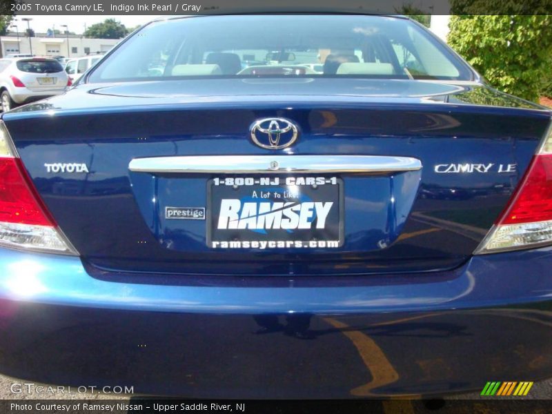 Indigo Ink Pearl / Gray 2005 Toyota Camry LE