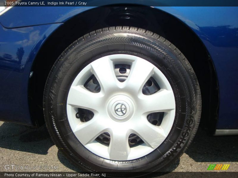 Indigo Ink Pearl / Gray 2005 Toyota Camry LE