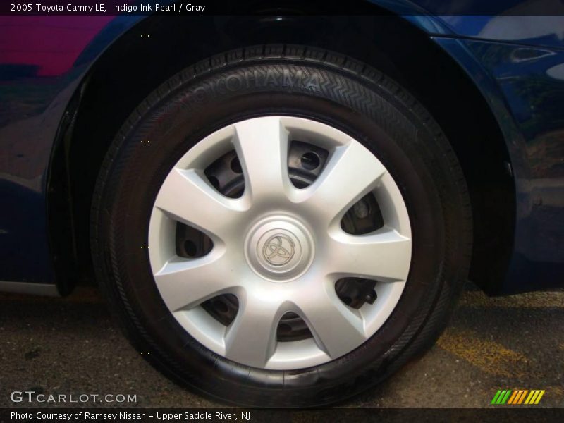 Indigo Ink Pearl / Gray 2005 Toyota Camry LE