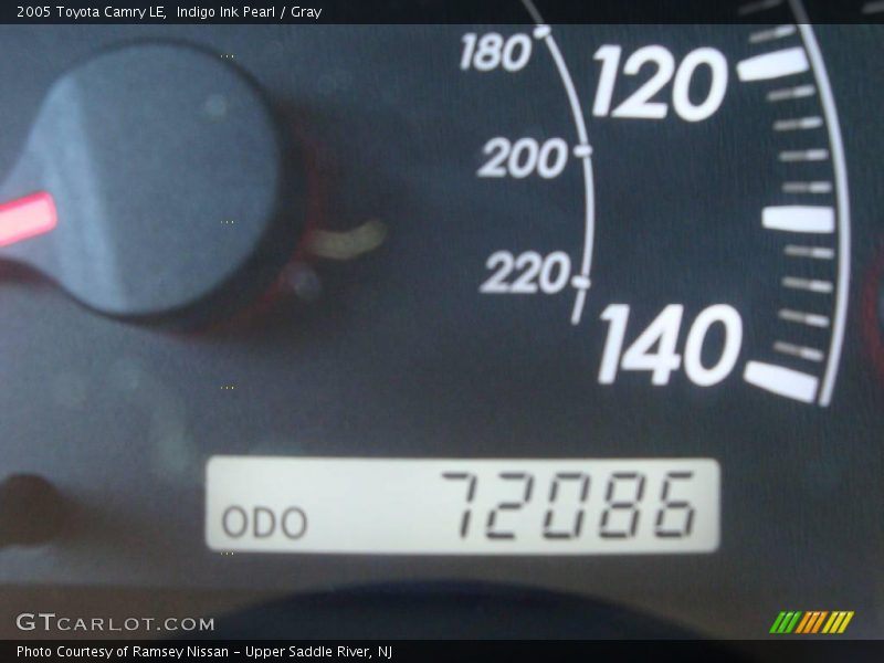 Indigo Ink Pearl / Gray 2005 Toyota Camry LE