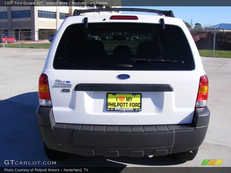 Oxford White / Medium/Dark Pebble 2007 Ford Escape XLT