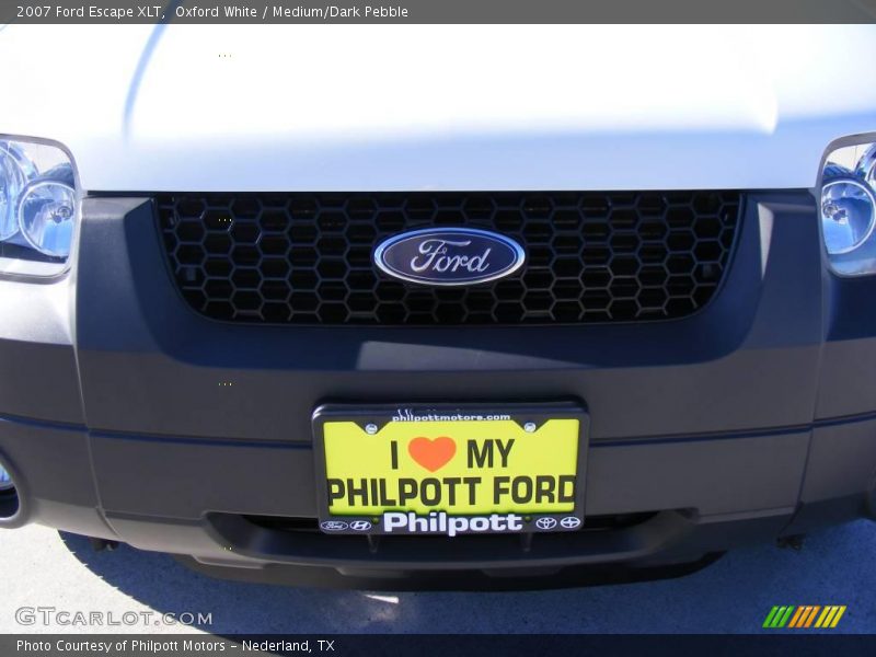 Oxford White / Medium/Dark Pebble 2007 Ford Escape XLT
