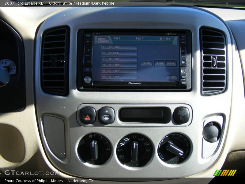 Oxford White / Medium/Dark Pebble 2007 Ford Escape XLT