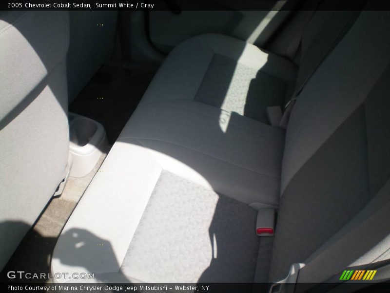 Summit White / Gray 2005 Chevrolet Cobalt Sedan