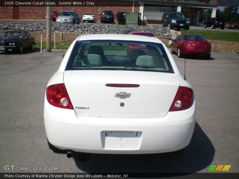 Summit White / Gray 2005 Chevrolet Cobalt Sedan