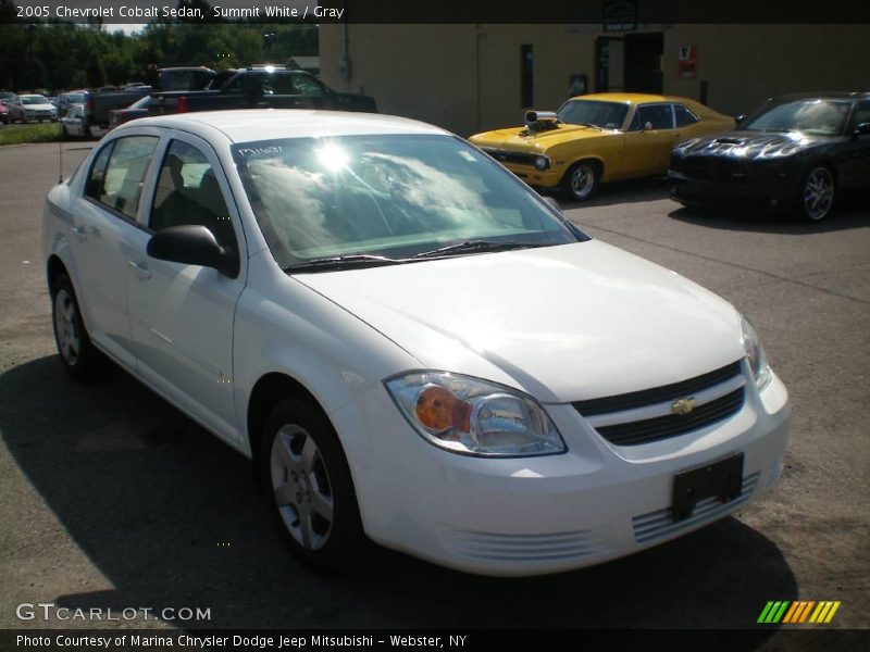 Summit White / Gray 2005 Chevrolet Cobalt Sedan