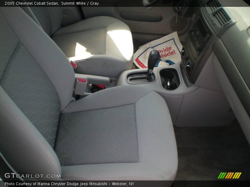Summit White / Gray 2005 Chevrolet Cobalt Sedan