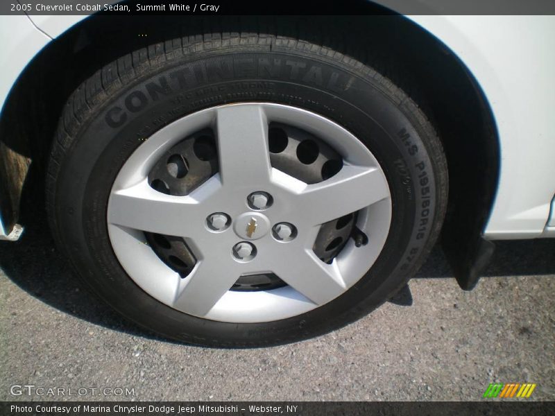 Summit White / Gray 2005 Chevrolet Cobalt Sedan