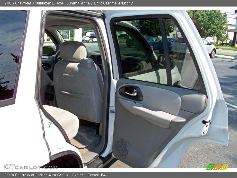 Summit White / Light Cashmere/Ebony 2006 Chevrolet TrailBlazer LS 4x4