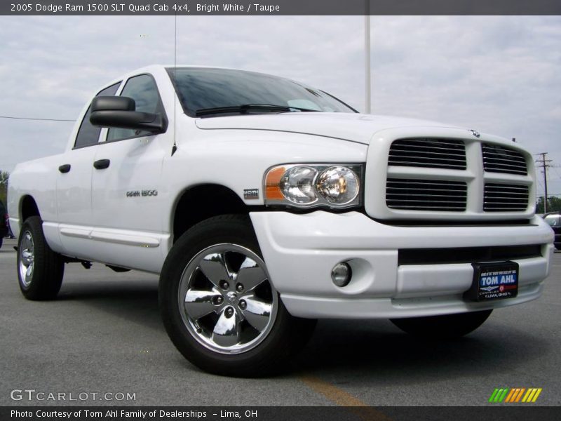 Bright White / Taupe 2005 Dodge Ram 1500 SLT Quad Cab 4x4