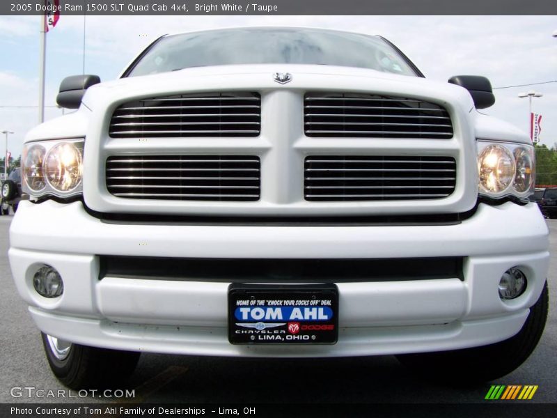 Bright White / Taupe 2005 Dodge Ram 1500 SLT Quad Cab 4x4