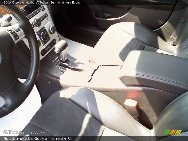 Summit White / Ebony 2009 Chevrolet Malibu LT Sedan