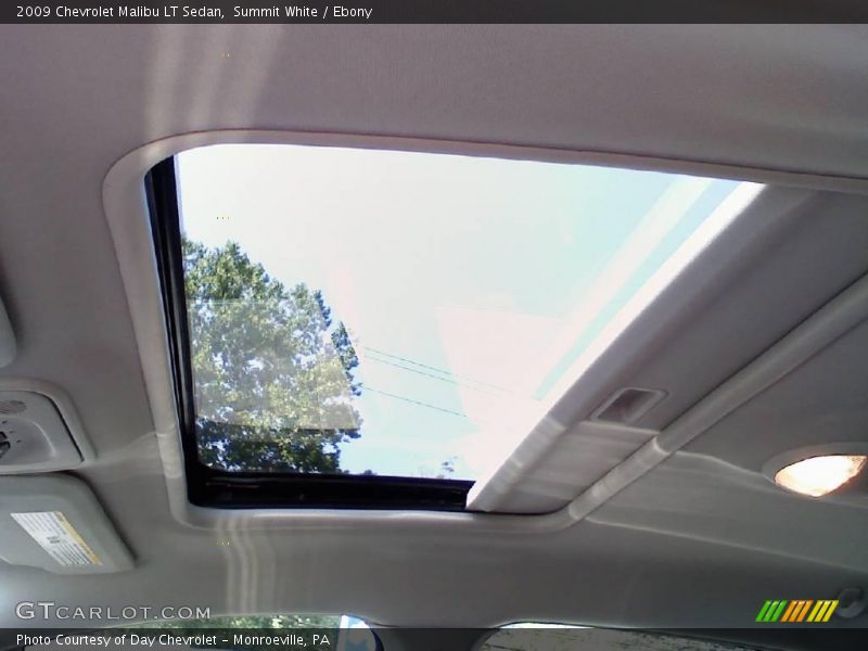 Summit White / Ebony 2009 Chevrolet Malibu LT Sedan