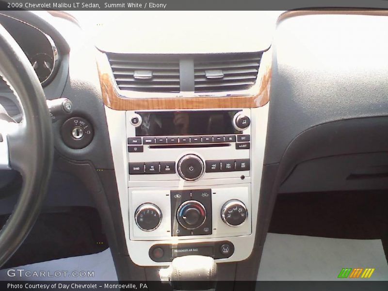 Summit White / Ebony 2009 Chevrolet Malibu LT Sedan