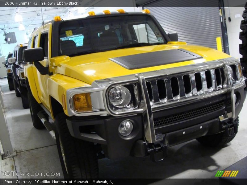 Yellow / Ebony Black 2006 Hummer H3