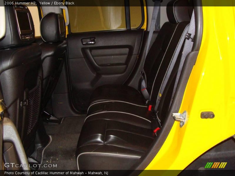 Yellow / Ebony Black 2006 Hummer H3