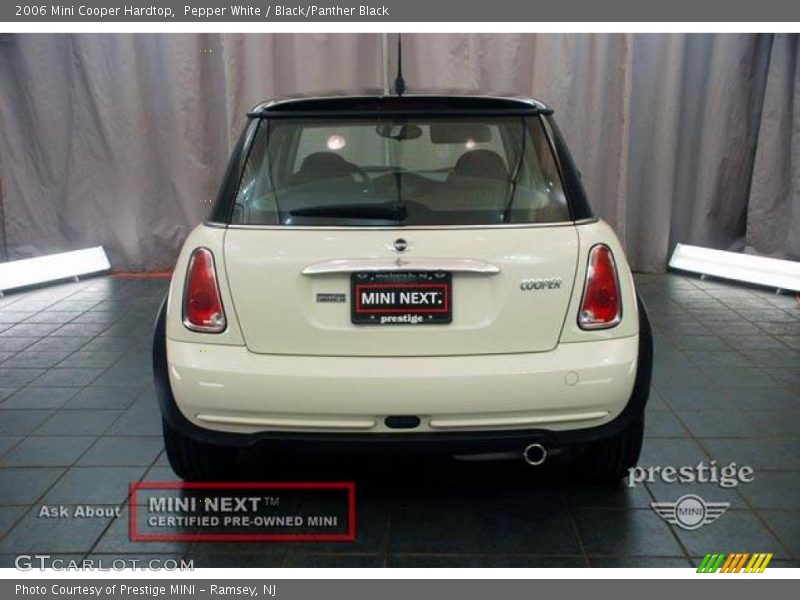 Pepper White / Black/Panther Black 2006 Mini Cooper Hardtop