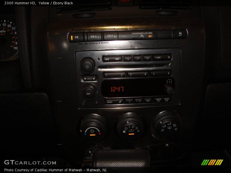 Yellow / Ebony Black 2006 Hummer H3