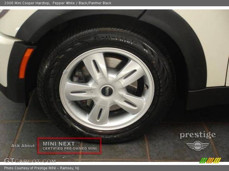 Pepper White / Black/Panther Black 2006 Mini Cooper Hardtop