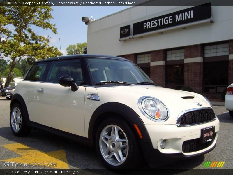 Pepper White / Checkered Carbon Black/Black 2009 Mini Cooper S Hardtop