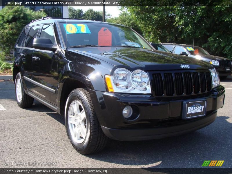 Black / Medium Slate Gray 2007 Jeep Grand Cherokee Laredo 4x4