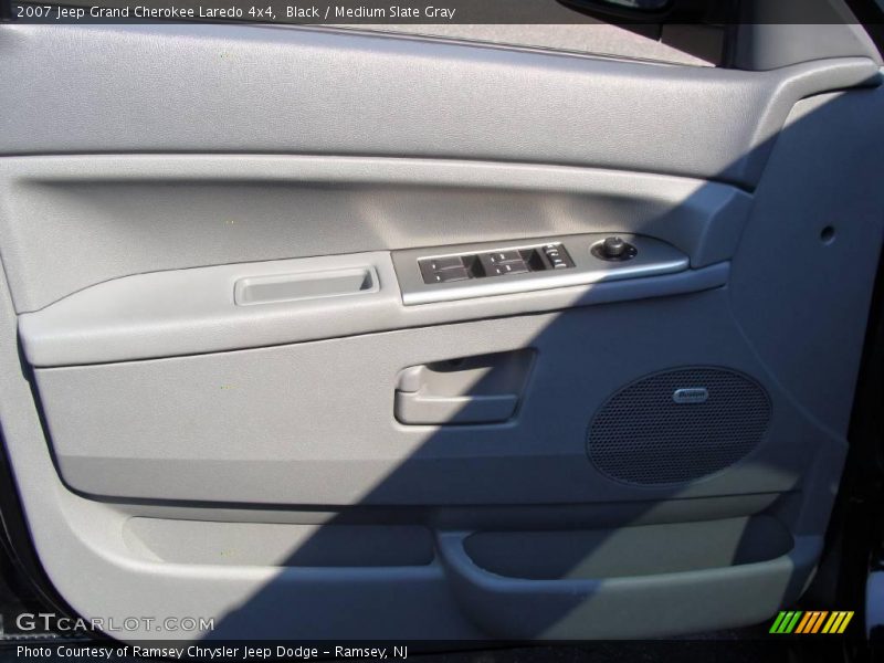 Black / Medium Slate Gray 2007 Jeep Grand Cherokee Laredo 4x4