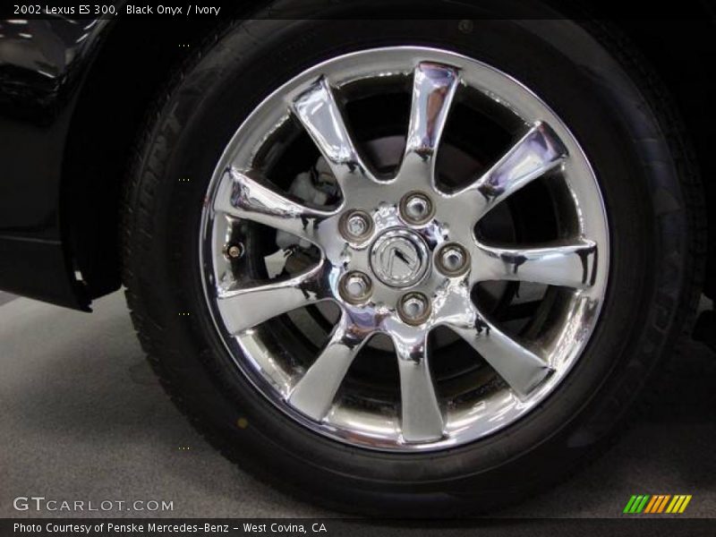 Black Onyx / Ivory 2002 Lexus ES 300