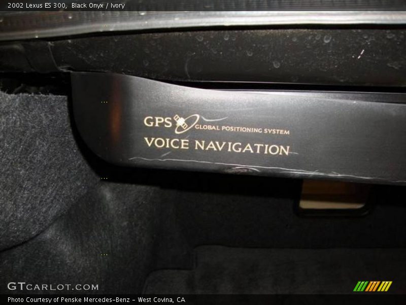 Black Onyx / Ivory 2002 Lexus ES 300