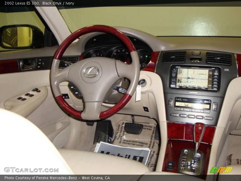Black Onyx / Ivory 2002 Lexus ES 300