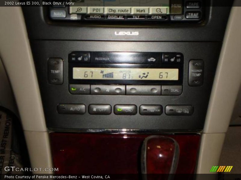 Black Onyx / Ivory 2002 Lexus ES 300