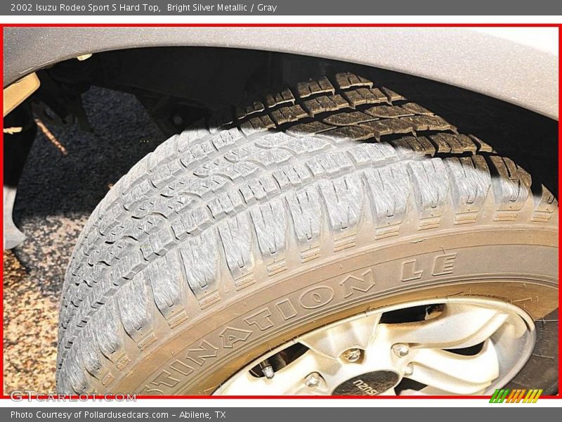 Bright Silver Metallic / Gray 2002 Isuzu Rodeo Sport S Hard Top