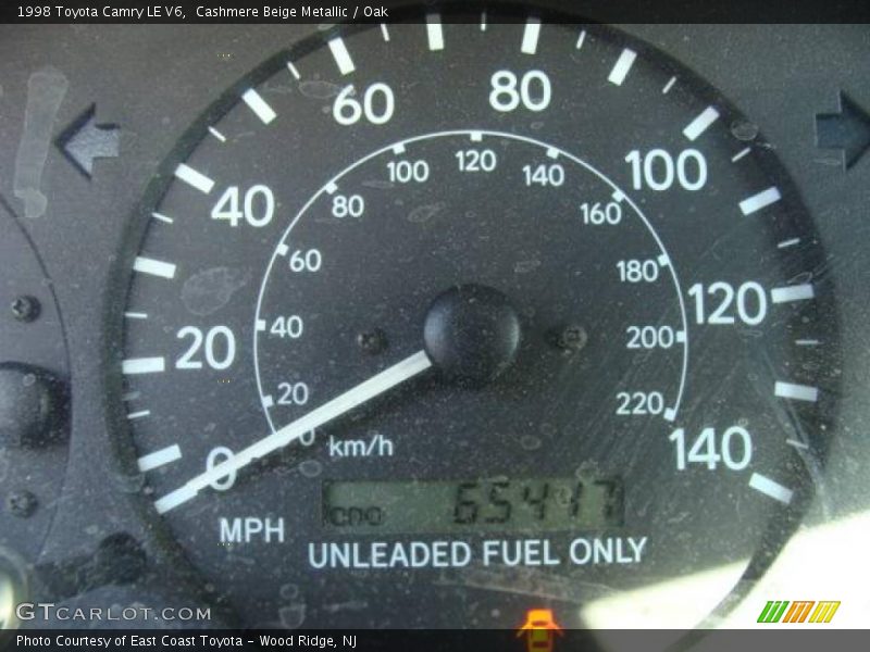 Cashmere Beige Metallic / Oak 1998 Toyota Camry LE V6