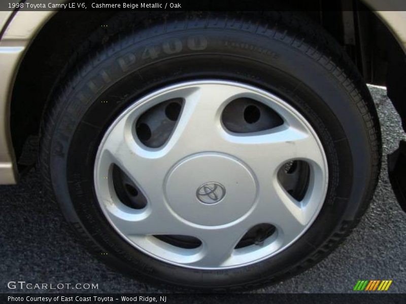 Cashmere Beige Metallic / Oak 1998 Toyota Camry LE V6