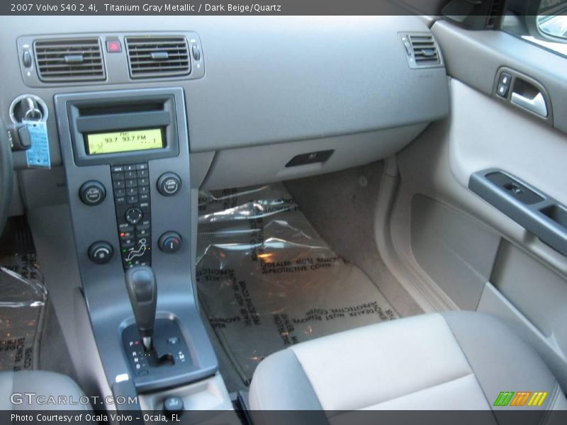 Titanium Gray Metallic / Dark Beige/Quartz 2007 Volvo S40 2.4i