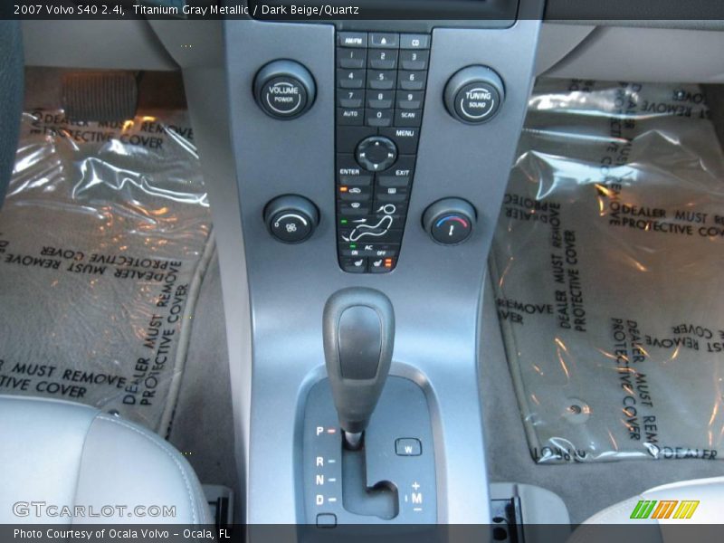 Titanium Gray Metallic / Dark Beige/Quartz 2007 Volvo S40 2.4i