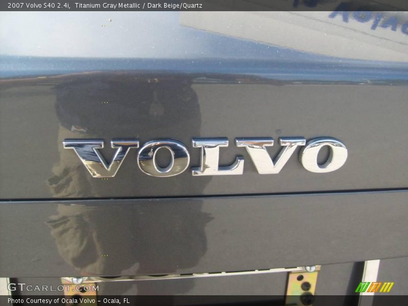 Titanium Gray Metallic / Dark Beige/Quartz 2007 Volvo S40 2.4i
