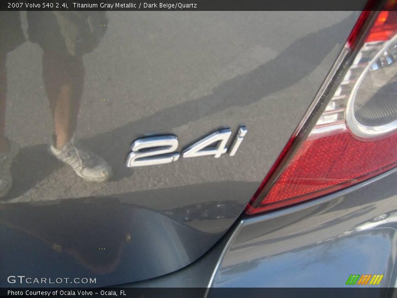 Titanium Gray Metallic / Dark Beige/Quartz 2007 Volvo S40 2.4i