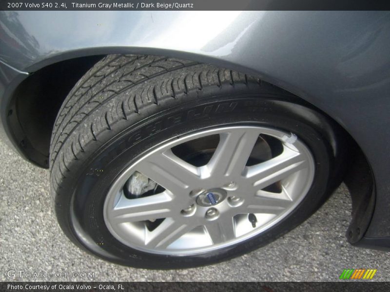 Titanium Gray Metallic / Dark Beige/Quartz 2007 Volvo S40 2.4i