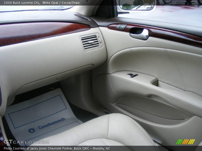 White Opal / Cocoa/Shale 2009 Buick Lucerne CXL