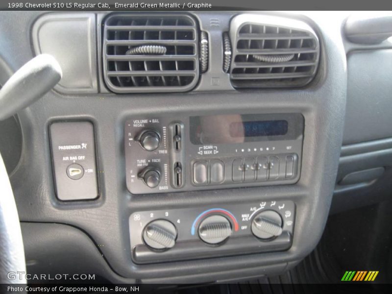 Emerald Green Metallic / Graphite 1998 Chevrolet S10 LS Regular Cab