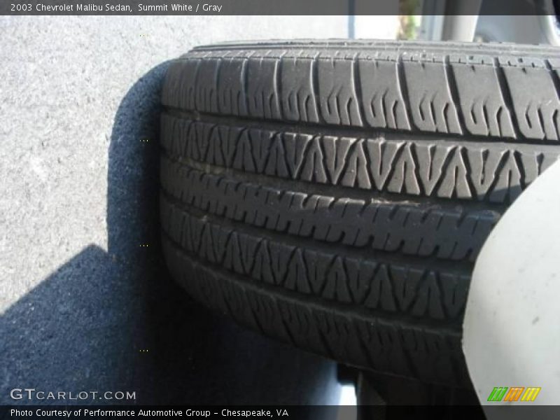 Summit White / Gray 2003 Chevrolet Malibu Sedan