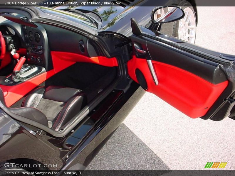 Viper Black / Black/Red 2004 Dodge Viper SRT-10 Mamba Edition