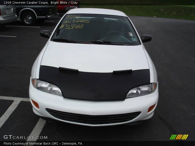 Bright White / Gray 1998 Chevrolet Cavalier Coupe
